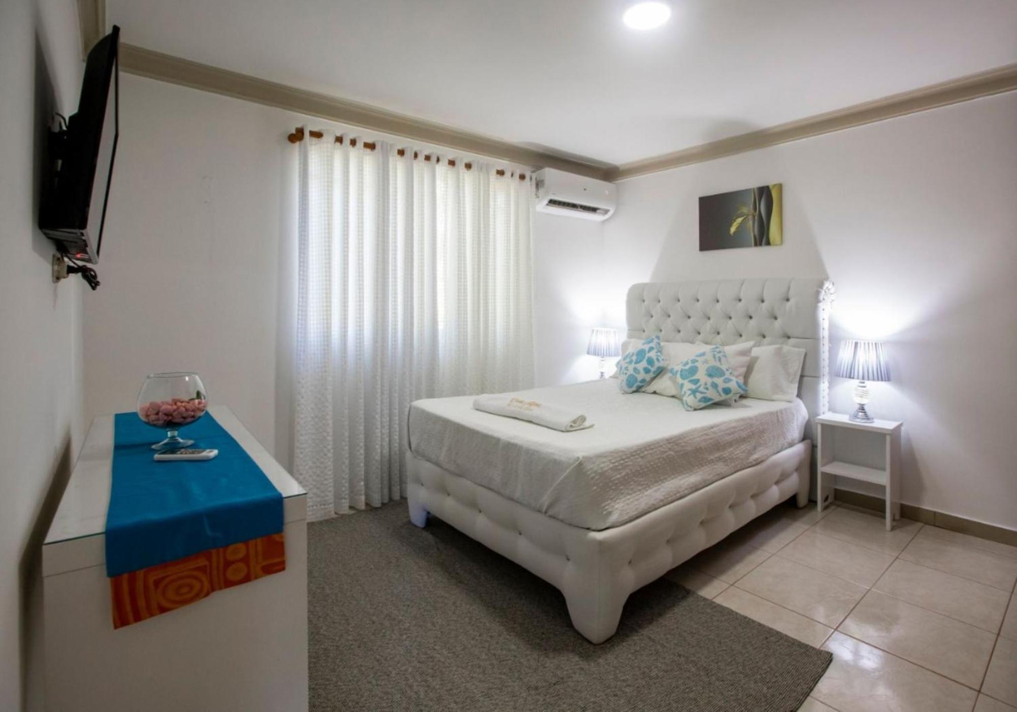 Cozy And Central Apartment 1Br-1Ba With Pool โซซูอา ภายนอก รูปภาพ